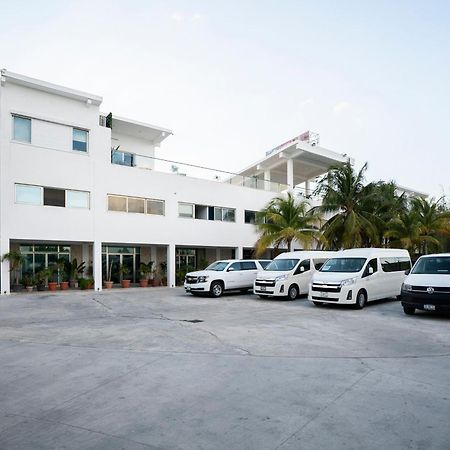Capital O Cancun International Airport 24 7 Kültér fotó