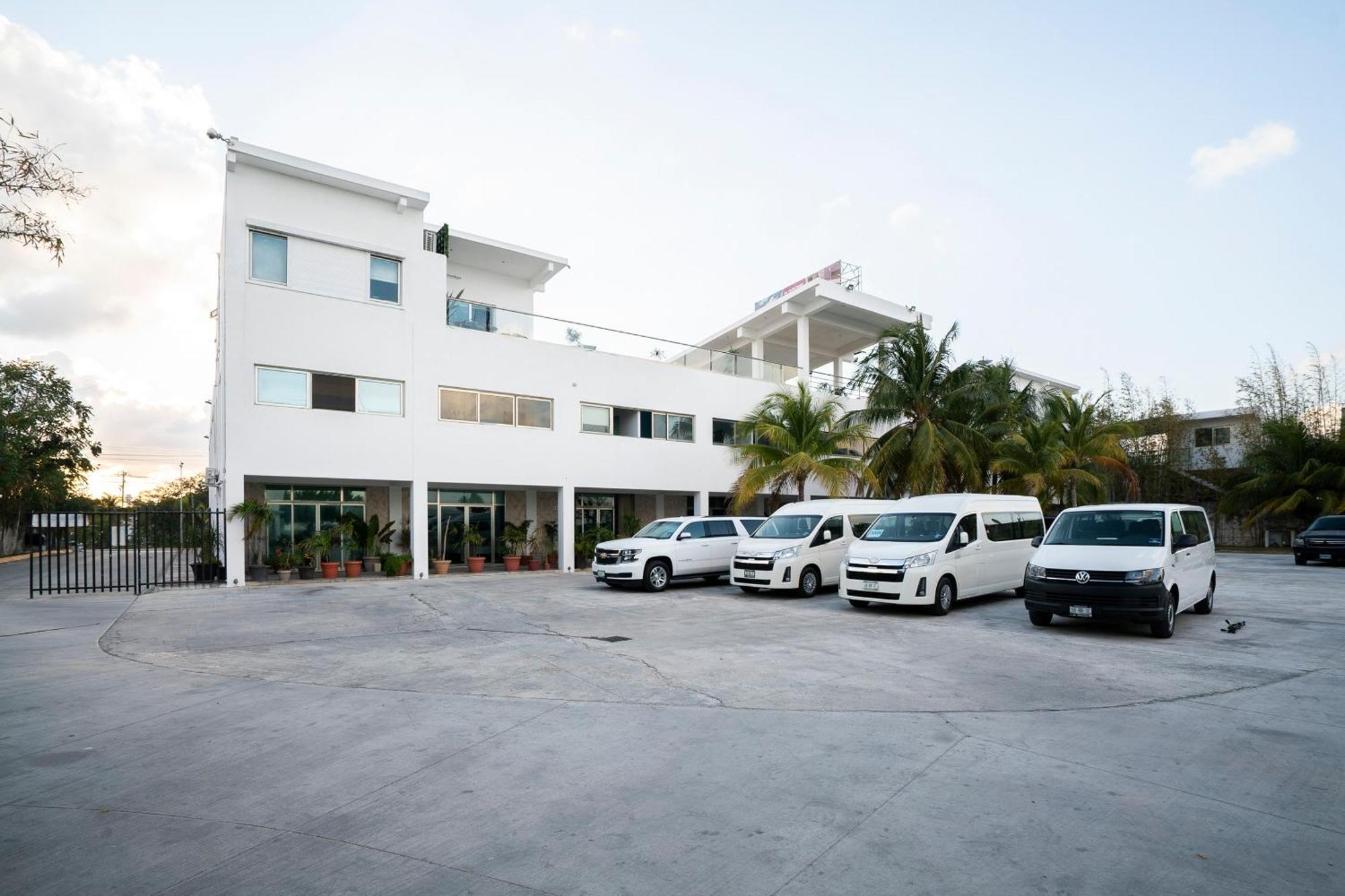 Capital O Cancun International Airport 24 7 Kültér fotó
